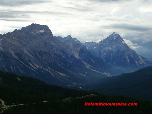 a view on antelao mountain from tofane