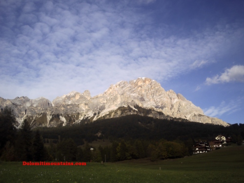 cortina d'ampezzo and its mountains